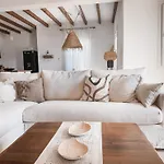 The Mykonos House - Newly Renovated Villa Near Town